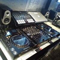 Guitar Center Improv Mix @ Times Square by Mr. Manns