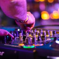 DeepVibes Radio Sets