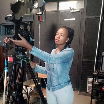 DjAvelyn Streetqueen