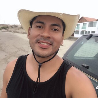 Charles Eder Lezama Bueno