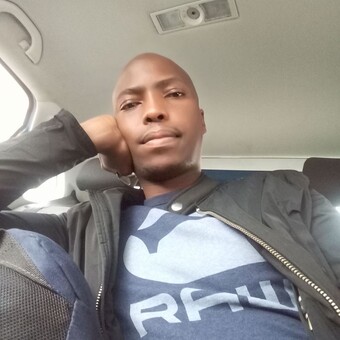 Hector SenzoSamie Khoza