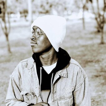 P&iacute;&ecirc;tzi&eacute; Ad&iacute;t&oslash;sh