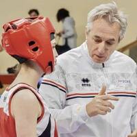 Nicolas Béatrix -Clown et Boxe éducative. by Frequence Sillé