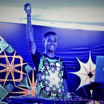 Alex Light VR 1 Gatherings