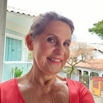 Laura Castello Branco Resende