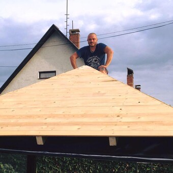 Zolt&aacute;n Algajer