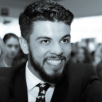 &Aacute;quila Paz da Rosa