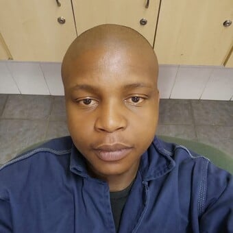 Mohau 'hauza Molefe