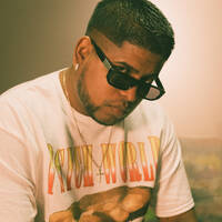 Reggaeton Vibez Vol. 4 by Dj Raulin Ariel