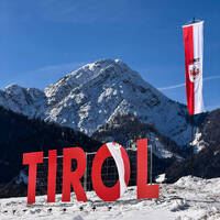 RAI Mittagsmagazin: Südtiroler Schützenbund begrüßt Olympia-Gäste mit „TIROL“-Schriftzügen, 11.2.2026 by Südtiroler Schützenbund