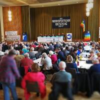 „Die Friedensbewegung setzt sich mit rechten Strömungen auseinander“ - Interview zum 25. Friedensratschlag by Campusradio Kassel