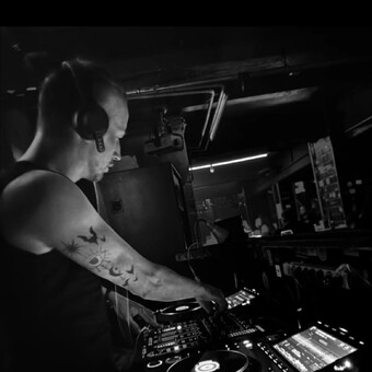 EMPH&Oslash;