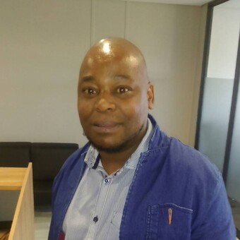 Dithomo John