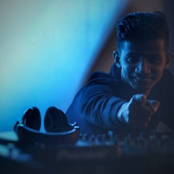 DJ SUMEET