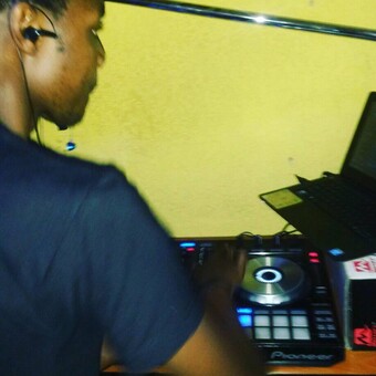 Q&eacute;lv&icirc;n T&agrave;pt&agrave;p