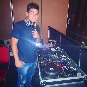 DJ MELA FERNANDEZ