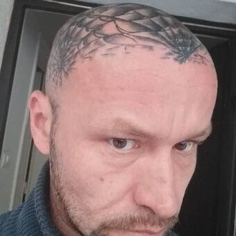 J&oacute;zsef Szlovics&aacute;k