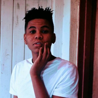 Qwazybee Bria&ntilde;