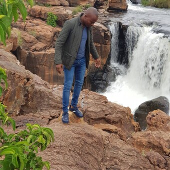 Shane Lekhuleni