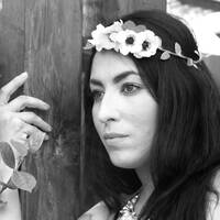 4/88 ¡Que belleza escuchar! (Fantasmas) by Elko Omar Vazquez Erosa