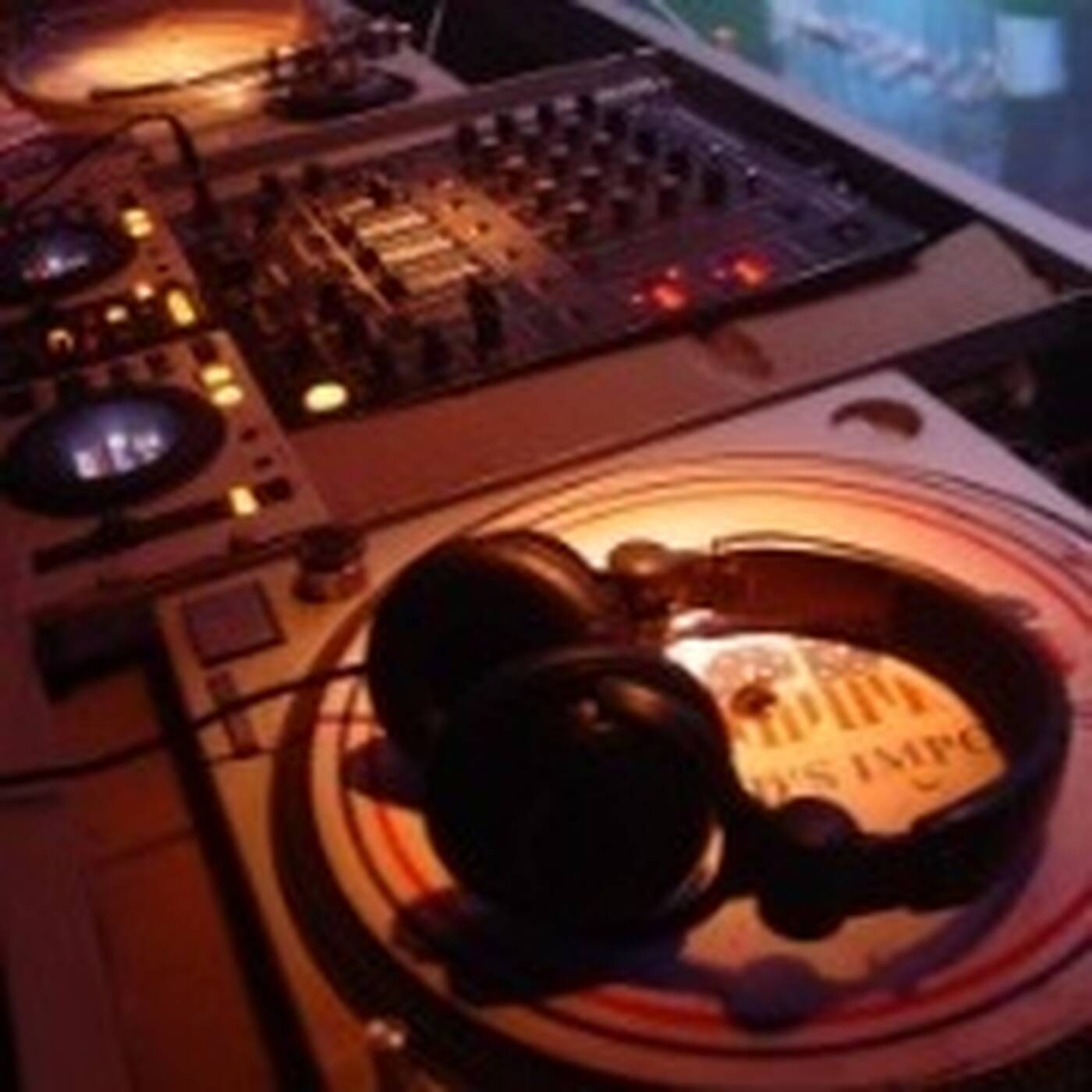 DEEP LOVE HOUSE 18 THE ESSENTIAL SELECTION 02 DJCH episode artwork