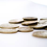 Министерство труда Казахстана обеспокоено большим расхождением между официальными зарплатами и пенсионными отчислениями by BUSINESS FM