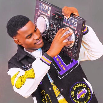 DJ KING FREEZY