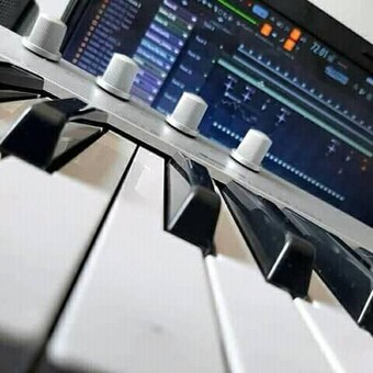 Simdollar Simlindile