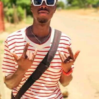 Th&auml;ts&ocirc; J&atilde;zzm&egrave;&ntilde;