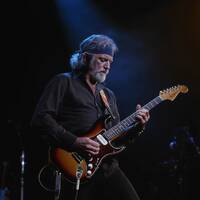 Raise a Glass (live) 🥃 🌃 Live in Concert) ...by UNCOMMΞRCΞ (s) by UNCOMMΞRCΞ