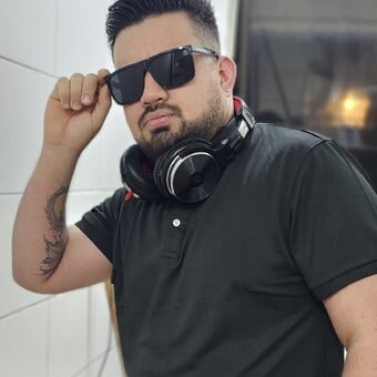 DJ Johan Insuperable