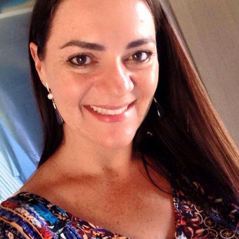 Cl&aacute;ucia Maria Karsburg Rodrigues