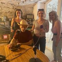 André , 64 ans et toutes ses dents (ou presque) - Ton Anniv dans ta Radio ! by Radio Quetsch