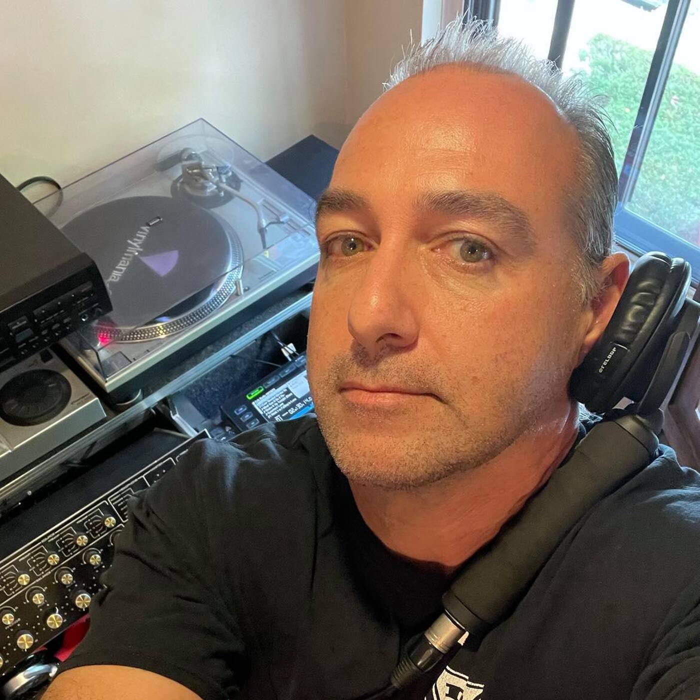 DJ Vince T on CRIB RADIO - October 16, 2021 episode artwork