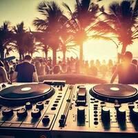 Paradise Sessions 621 - Disco's Revenge Summer Beach Party - Ft Discos Revenge Traxsource Chart for August - Marky P - Cruise FM 28th July 2024 by Marky P