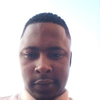 Fantoniik William Nhlapo