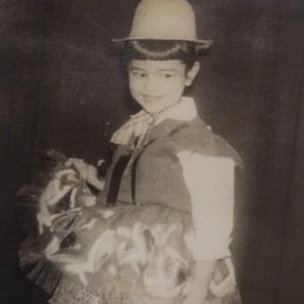 Yanni Est&aacute; Ac&aacute;