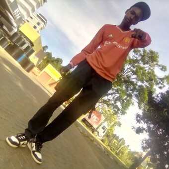 J&oslash;&scaron;&euml;ph P&ouml;ğb&auml; Mk&aacute;d&icirc;&ntilde;al&iacute;