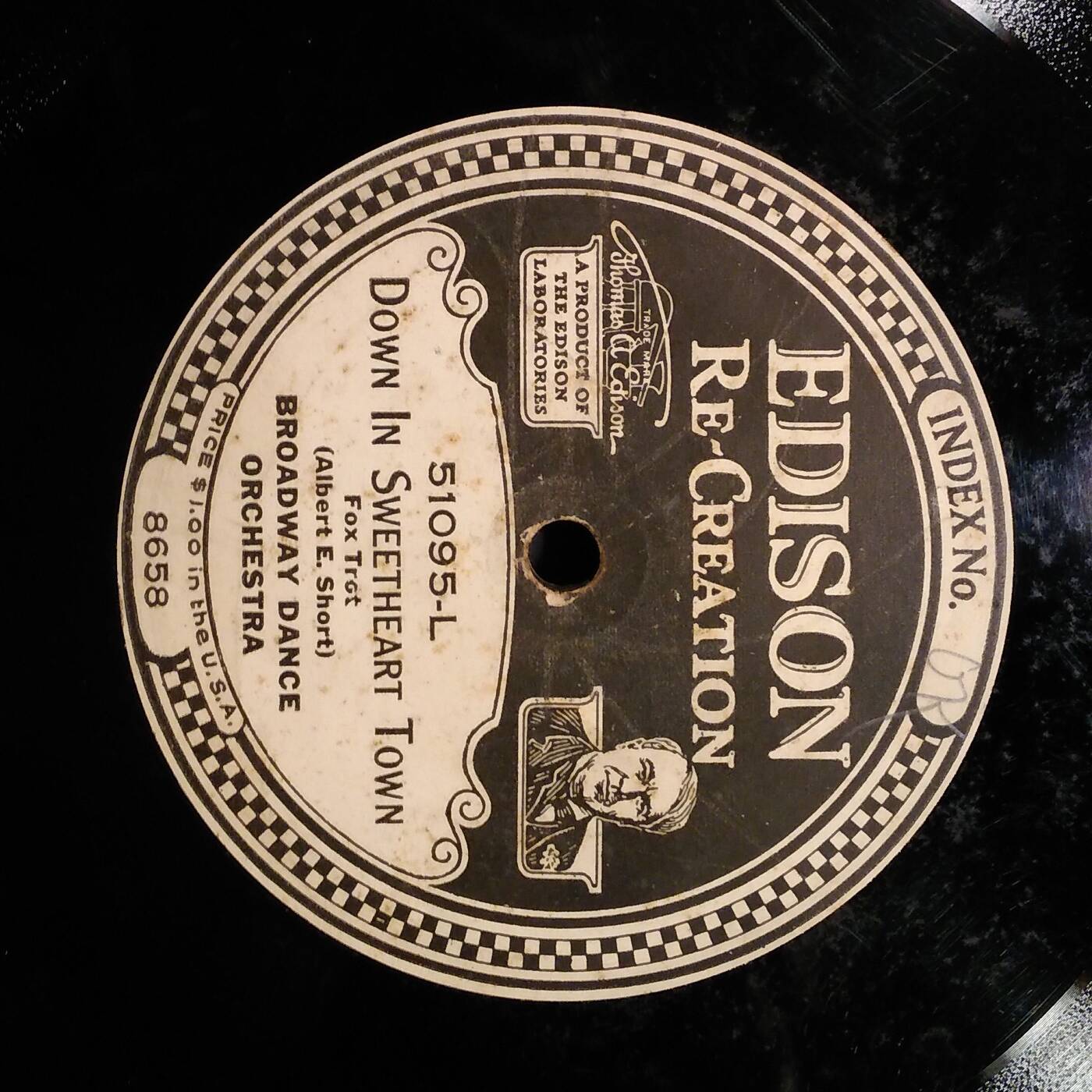 51095 L - Broadway Dance Orchestra - Down In Sweetheart Town (Edison 51095 Left 1922) episode artwork