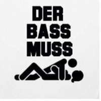 Der Bass muss... / Meikel King / Admiral Futschi-Tora Frequenz by Meikel X. Andr.Son                       KING OF TECHNO