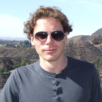 Tam&aacute;s B&iacute;r&oacute;