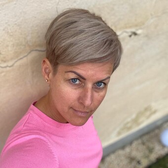 L&aacute;szl&oacute; M&oacute;nika