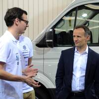 Team BlueFlash bekommt neuen Hauptsponsor by HAWK Radio