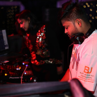 DJ Kartik