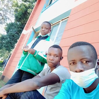 Enosh Maelo