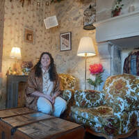 L'univers magique de Chez Cha Cheshire dans le Vieux Mans by Frequence Sillé