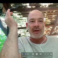 „Még ma is megállítanak, hogy beszéljek úgy, mint a Jóbarátokban” – True Story podcast #05: Galambos Péter by Filmtekercs.hu