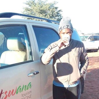 Ikanyeng Ike Kgotlaetsile