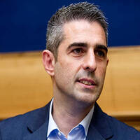 INTERVISTE | FEDERICO PIZZAROTTI - PARMA, LO STATO DELL'ARTE by RADIO FRANCIGENA - LA VOCE DEI CAMMINI