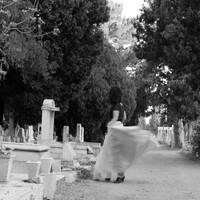 38 de 88 Mientras tanto, mientras toca a la puerta (Fantasmas) by Elko Omar Vazquez Erosa